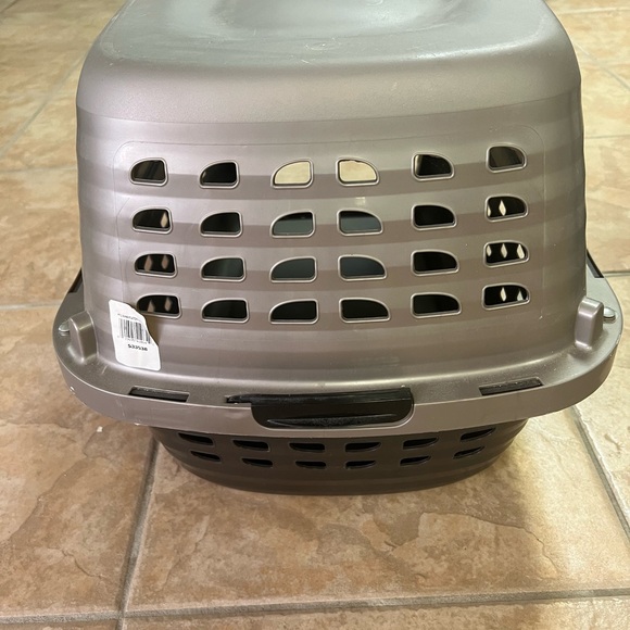 Gray Pet Carrier with Handle - Picture 2 of 7